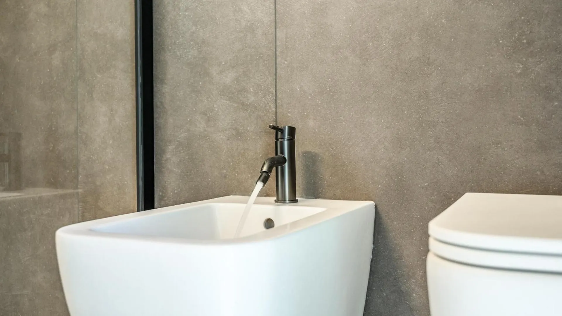 Emilia Suite Green Modena 0*,