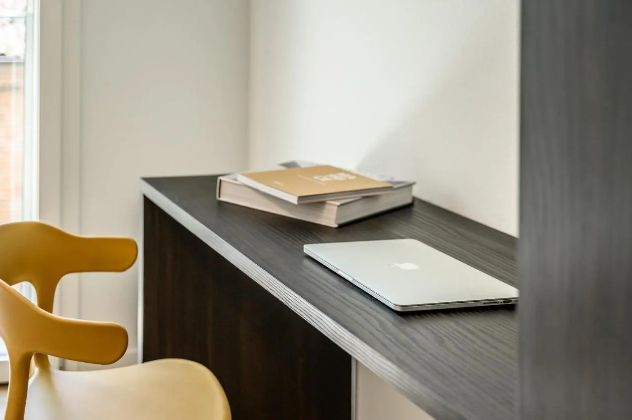 Emilia Suite Green Modena 0*,